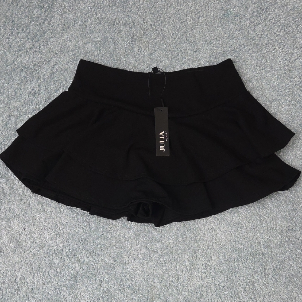 NWT Black Women's Ruffle Skort